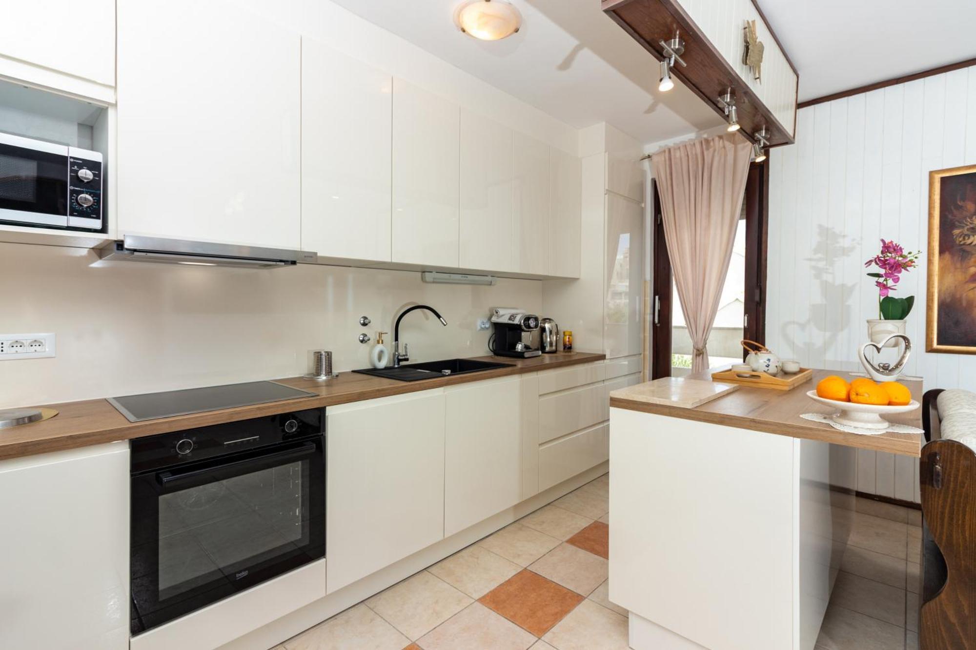 Cordis Apartment
